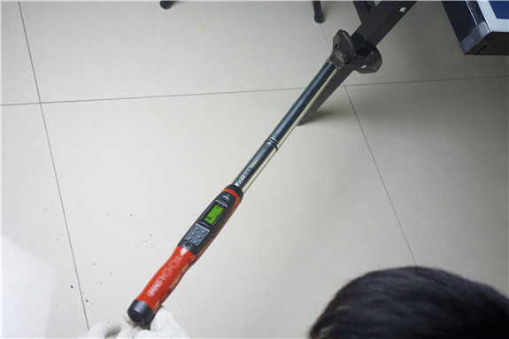 力矩扳手檢測(cè)直螺紋鋼筋套筒